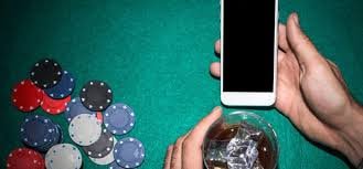 Navigasi mobile pengguna Indonesia saat malam